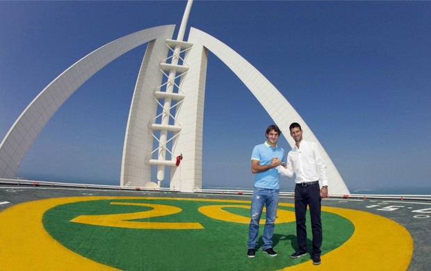 Federer e Djokovic antes do ATP de Dubai (Foto: AFP)