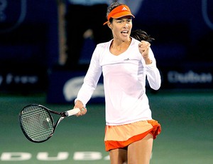 Ana Ivanovic tênis Dubai 1r (Foto: Reuters)