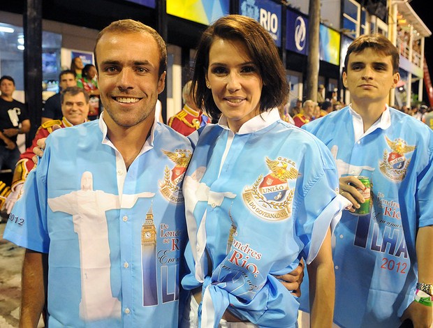 Roger com a esposa Deborah Secco no Carnaval do Rio de Janeiro (Foto: André Durão / GLOBOESPORTE.COM)