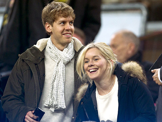 Vettel no Camp Nou durante jogo do Barcelona (Foto: EFE)