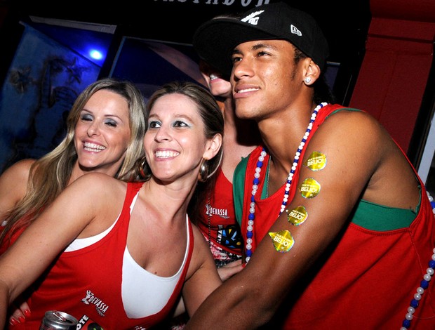 Neymar carnaval salvador (Foto: Valter POntes / Agência )