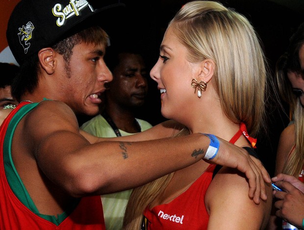 Neymar carnaval salvador (Foto: Valter POntes / Agência )