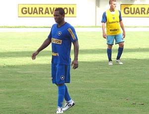 Jobson no treino do Botafogo (Foto: André Casado / Globoesporte.com)