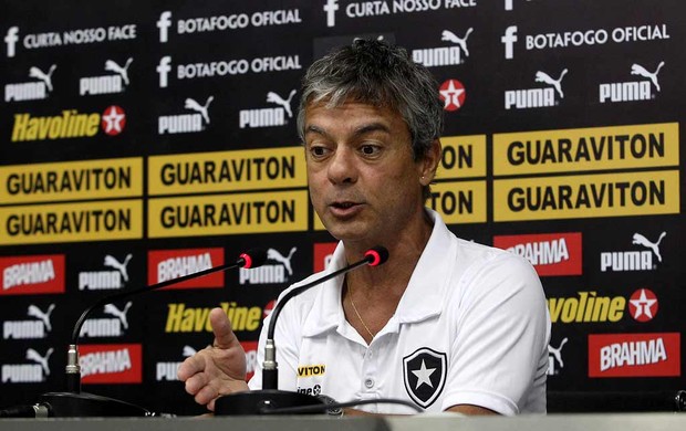 Medico do botafogo (Foto: agif)