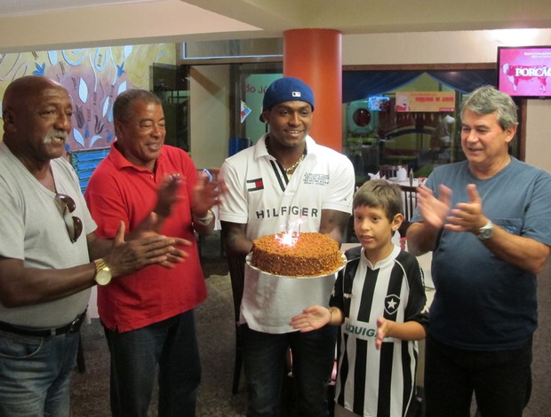 Paulo César Caju, Jairizinho, Jobson, Carlos Roberto e o menino Heitor  (Foto: Thales Soares / Globoesporte.com)