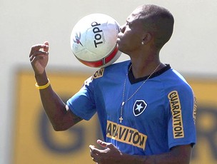 Maicosuel no treino do Botafogo (Foto: Jorge Wiliam / Agência O Globo)