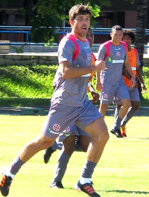 Juninho Pernambcuano no treino do Vasco (Foto: Gustavo Rotstein / GLOBOESPORTE.COM)