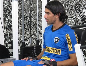 loco abreu botafogo (Foto: André Casado / GLOBOESPORTE.COM)