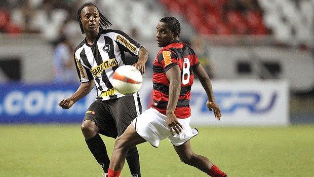 Andrezinho na partida do Botafogo contra o Flamengo (Foto: Satiro Sodré / Divulgação Agif)