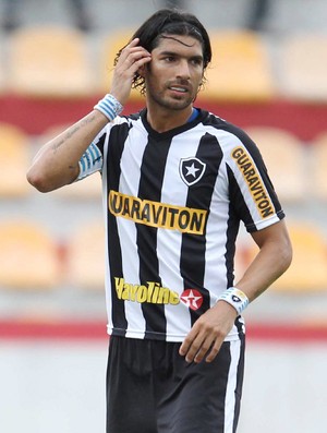 Loco abreu botafogo nova iguacu (Foto: Alexandre Cassiano / O Globo)