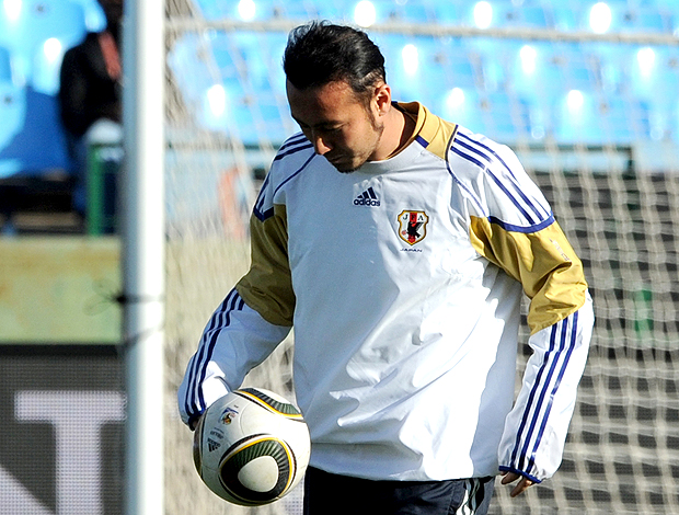 Tulio Tanaka jogador do Japão (Foto: AFP)