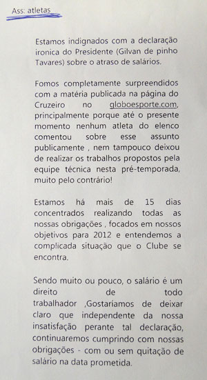 carta jogadores Cruzeiro atraso de salário (Foto: Marco Antônio Astoni / Globoesporte.com)