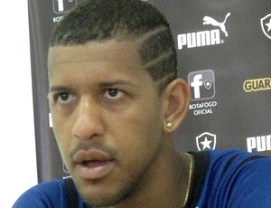 Antônio Carlos coletiva Botafogo (Foto: Thales Soares / Globoesporte.com)