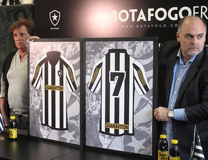 uniforme botafogo mauricio assumpção (Foto: Thales Soares / Globoesporte.com)