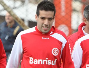 Ilsinho o treino do internacional (Foto: Lucas Uebel/Vicpcomm)