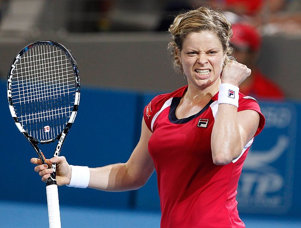 Kim Clijsters comemora vitória sobre Ivanovic no WTA de Brisbane (Foto: Reuters)