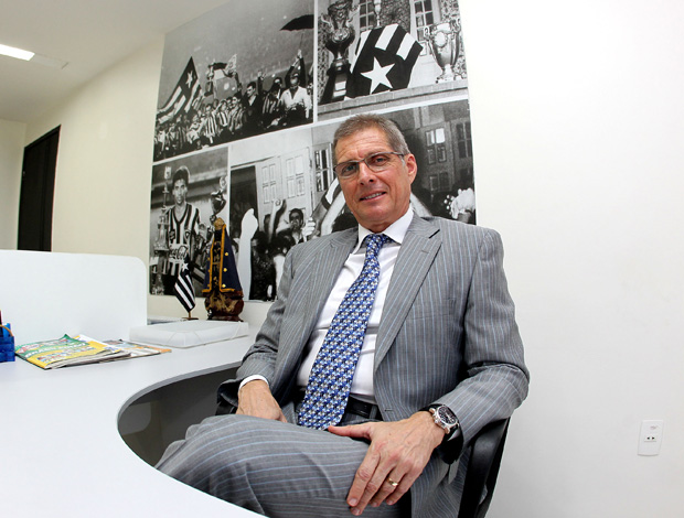 oswaldo de oliveira botafogo apresentação (Foto: Satiro Sodré / AGIF)