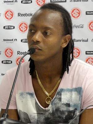 andrézinho em entrevista coletiva no internacional (Foto: Alexandre Alliatti/Globoesporte.com)