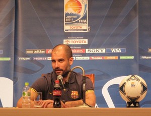 Pep Guardiola em coletiva 2 (Foto: Thiago Dias / Globoesporte.com)