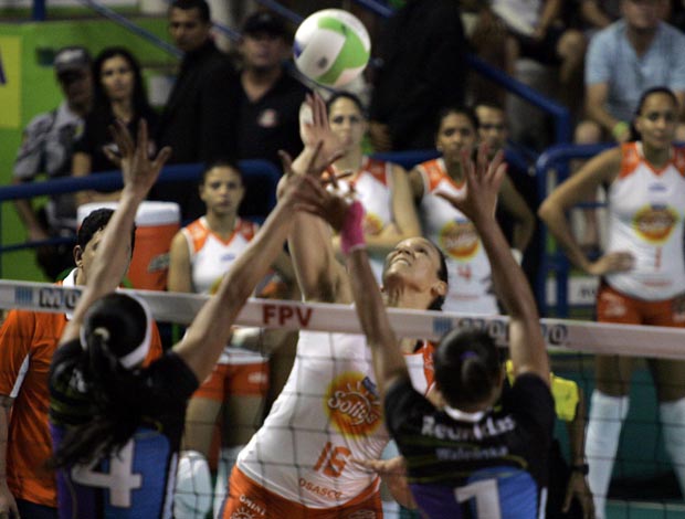 Vôlei Futuro e Osasco se enfrentam na final do Paulista de vôlei feminino (Foto: Fabio Rubinato/AGF)