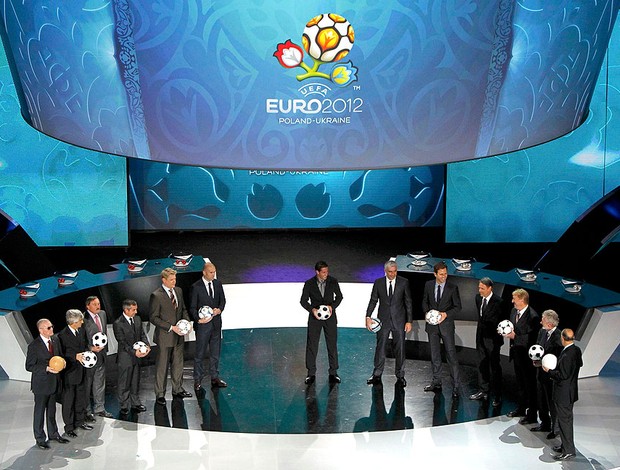 Sorteio da Euro 2012 na Polônia e Ucrânia (Foto: Reuters)