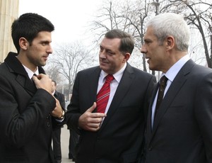 tênis Novak Djokovic e presidentes de Bósnia e Sérvia (Foto: Reuters)