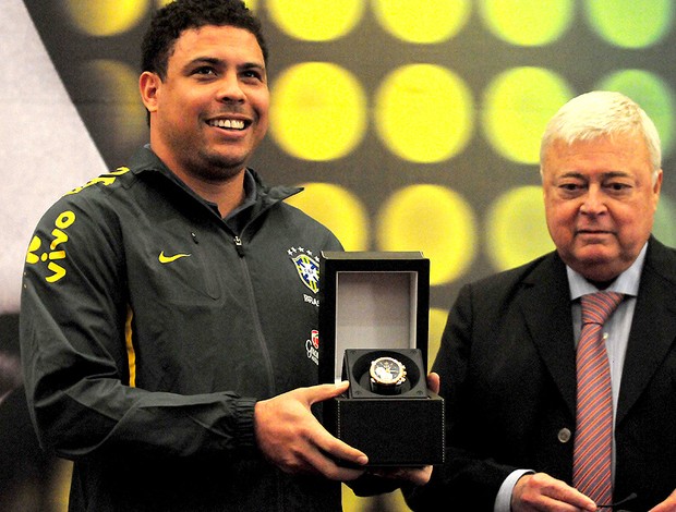 homenagem ronaldo ricardo teixeira brasil (Foto: Marcos Ribolli / Globoesporte.com)