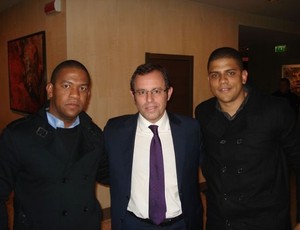 Sandro Rosell e empresário de Leandro Damião (Foto: Reprodução Twitter)