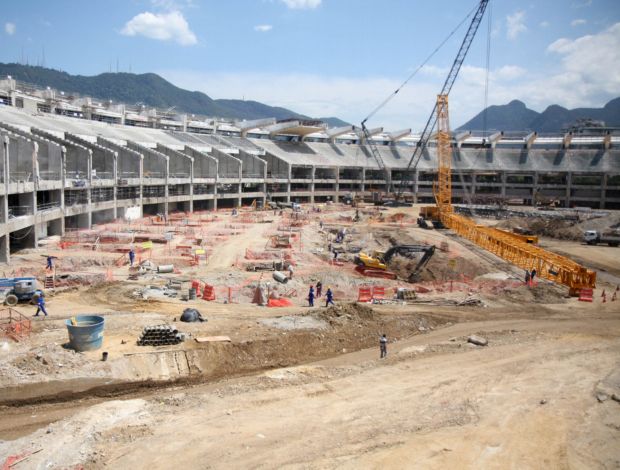 Obras no Maracanã - retirada da cobertura (Foto: Divulgação)