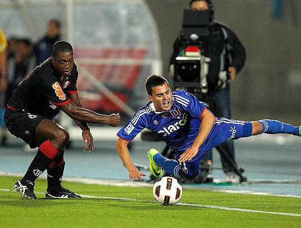 gustavo gallegos universidad do chile x flamengo (Foto: Reuters)