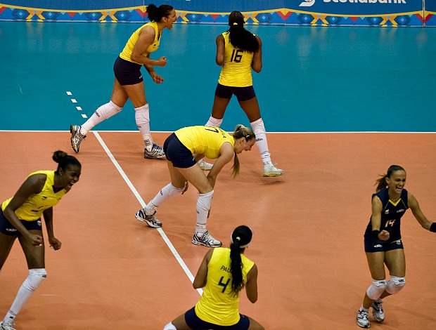 Pan vôlei Brasil x Cuba (Foto: AFP)