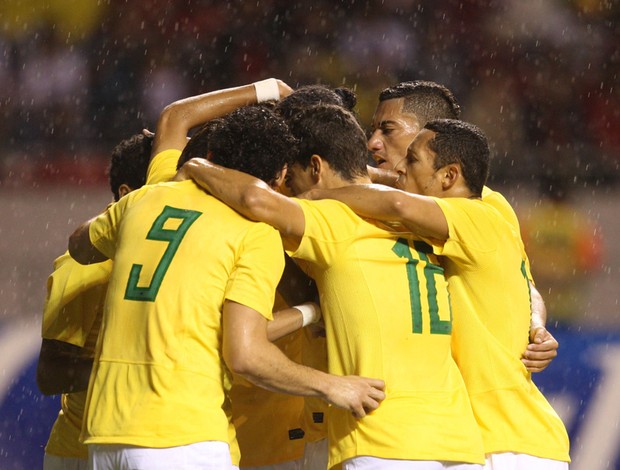 neymar gol costa rica x brasil (Foto: Mowa Press)