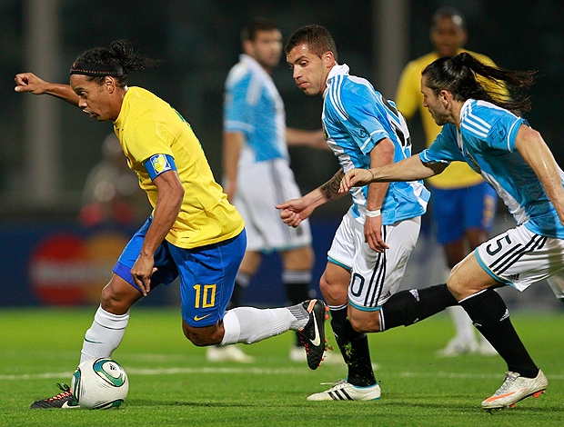 ronaldinho gaúcho brasil x argentina (Foto: AP)