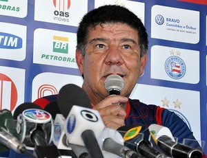 joel santana em sua primeira coletiva no bahia (Foto: Eric Luis Carvalho/Globoesporte.com)