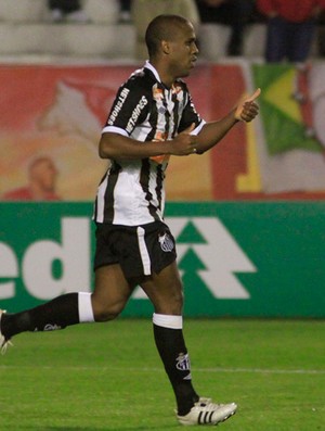 Borges comemora gol do Santos sobre o Internacional (Foto: Wesley Santos/Agência Estado)