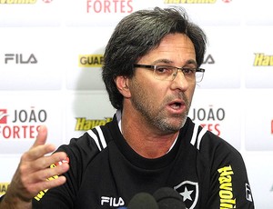 Caio Junior no treino do Botafogo (Foto: Fábio Castro / Divulgação Agif)