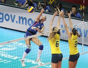 Brasil x Rússia, semifinal do Grand Prix (Foto: FIVB / Divulgação)