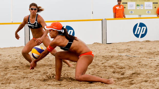 Juliana e Larissa, vôlei de praia (Foto: Divulgação/FIVB)