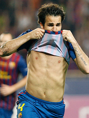 Fabregas comemora gol do Barcelona contra o Porto (Foto: Reuters)