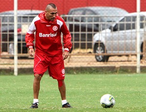 guinazu internacional treino (Foto: Lucas Uebel / Vipcomm)