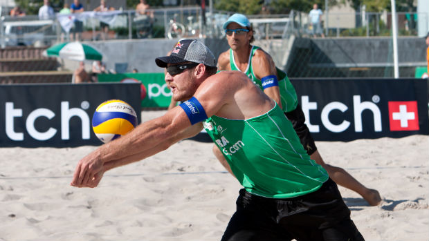 Alison e Emanuel na etapa da Finlândia (Foto: Divulgação/FIVB)