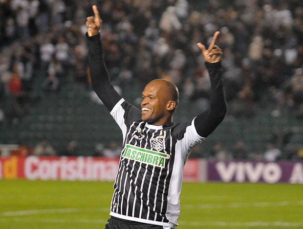 Edson Silva gol Figueirense (Foto: Ag. Estado)