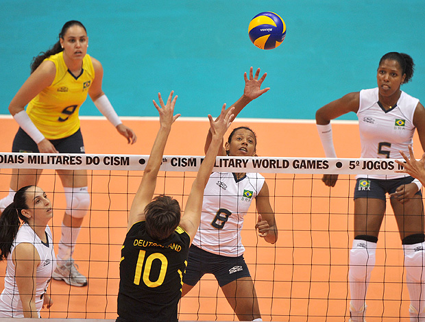 vôlei Brasil Valeskinha jogos militares (Foto: Ag. Estado)