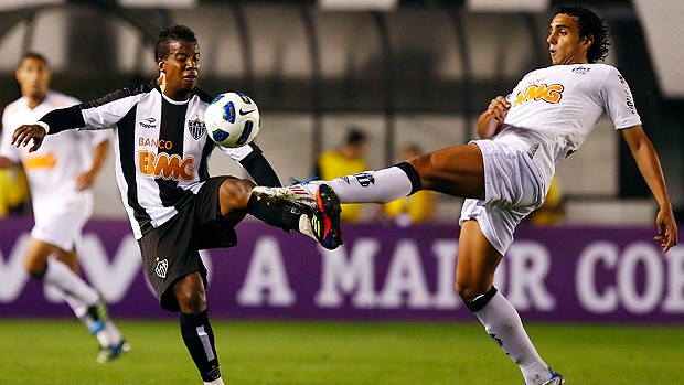 Oliveira Atlético-MG Diogo Santos (Foto: Ag. Estado)