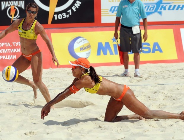 Juliana/Larissa, em Moscou (Foto: FIVB / Divulgação)