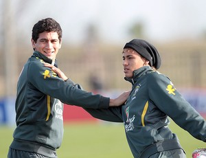 Ganso Neymar treino Seleção (Foto: Mowa Press)