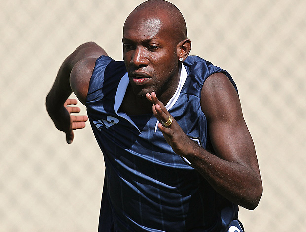 somália botafogo treino (Foto: Satiro Sodré / AGIF)