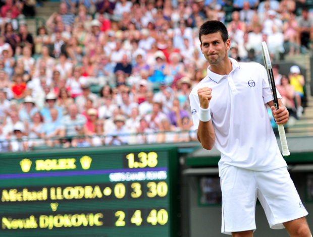 Novak Djokovic tênis Wimbledon oitavas  (Foto: AFP)