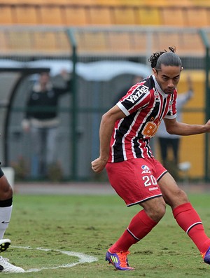 Carlinhos Paraíba em ação pelo São Paulo (Foto: Wander Roberto/VIPCOMM)