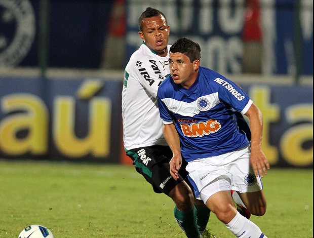 diego renan cruzeiro bill coritiba (Foto: Washington Alves / Vipcomm)